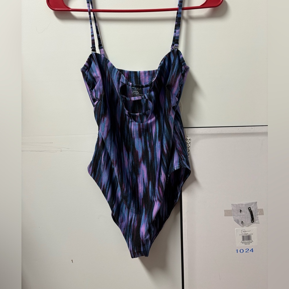 JMP THE LABLE ONE PIECE SWIM- NEVER WORN NWT